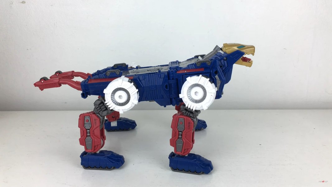 Earthrise Commander Class Sky Lynx Review By PrimeVsPrime  (39 of 69)